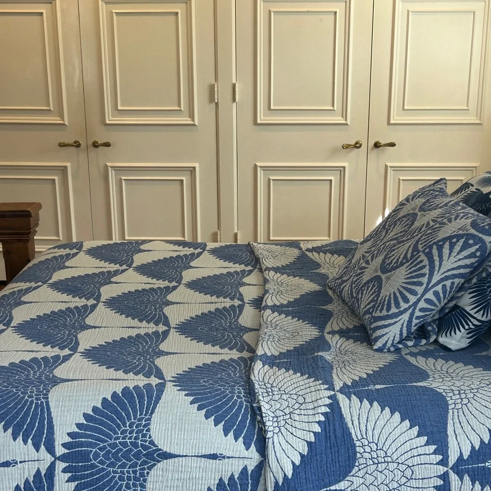 Modern Woven Birds in Flight Cranes Blue Gray KING Bedspread 2 Side FLiPSiDE NEW - Picture 5 of 16